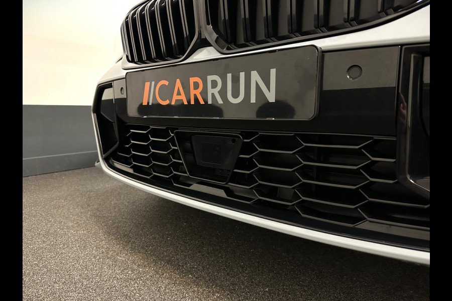 BMW 3 Serie Touring 330e 292pk M-Sport-Pro | Carbon | ACC | Stuurverw. | M50 jahre | M340 Bumper en uitlaat | E.TH 1500kg | Pano | Camera | Dab+ | Adaptieve Cruise Control | Ambiance | Lane & Side Assist  | Apple & Android Carplay | Fabrieksgarantie.