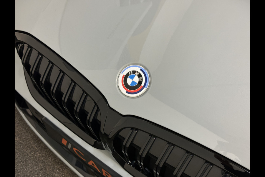 BMW 3 Serie Touring 330e 292pk M-Sport-Pro | Carbon | ACC | Stuurverw. | M50 jahre | M340 Bumper en uitlaat | E.TH 1500kg | Pano | Camera | Dab+ | Adaptieve Cruise Control | Ambiance | Lane & Side Assist  | Apple & Android Carplay | Fabrieksgarantie.