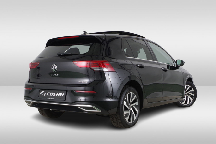 Volkswagen Golf 1.4 eHybrid Style > 204pk/Pano.schuif/Memory/IQ.Light/trekhaak/Sportstoelen...