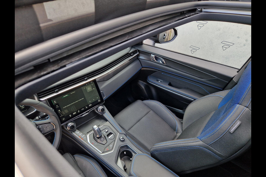Lynk & Co 01 1.5 T Phev | 360 Camera | Pano | Infinity | Stoelverwarming | BSD |