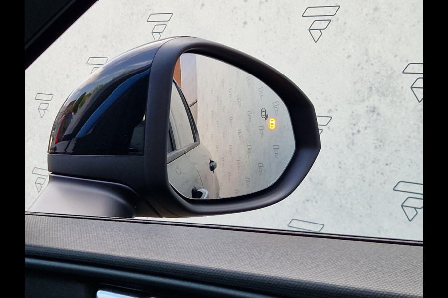 Lynk & Co 01 1.5 T Phev | 360 Camera | Pano | Infinity | Stoelverwarming | BSD |