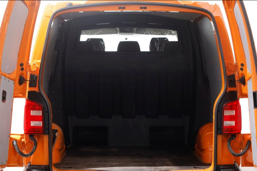 Volkswagen Transporter T6 2.0 TDI 102pk E6 Lang D.C. Trendline Airco/Cruise Control 06-2019
