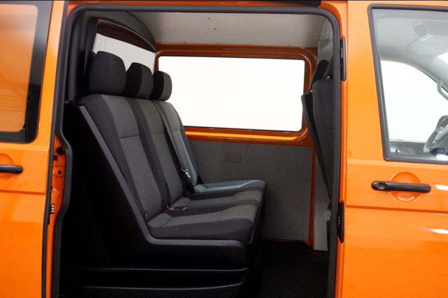 Volkswagen Transporter T6 2.0 TDI 102pk E6 Lang D.C. Trendline Airco/Cruise Control 06-2019