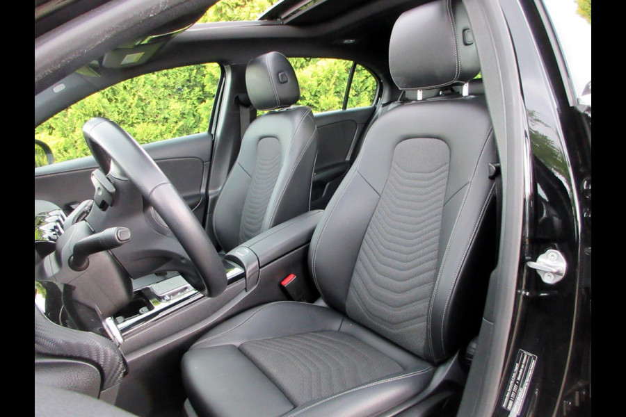 Mercedes-Benz A-Klasse 180 Automaat*Navi*Camera*Panoramadak*