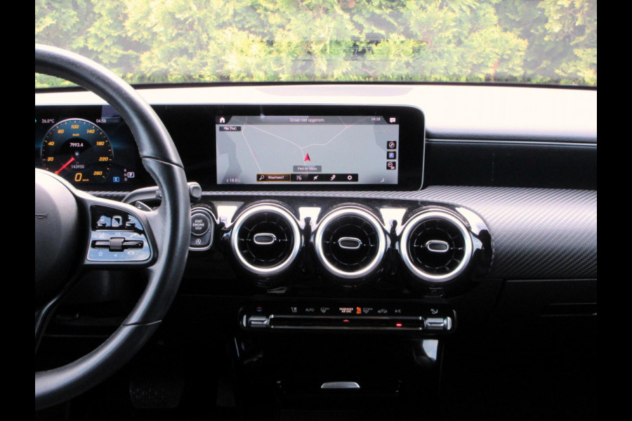 Mercedes-Benz A-Klasse 180 Automaat*Navi*Camera*Panoramadak*