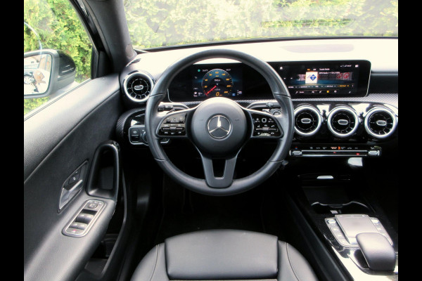 Mercedes-Benz A-Klasse 180 Automaat*Navi*Camera*Panoramadak*