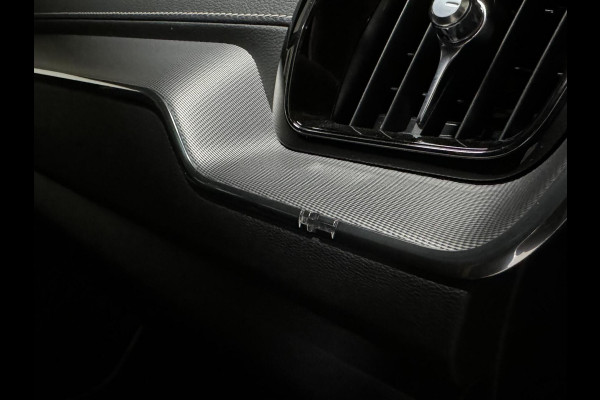 Volvo XC60 2.0 T8 AWD Polestar Engineered H/K Pano HUD ACC Trekh.