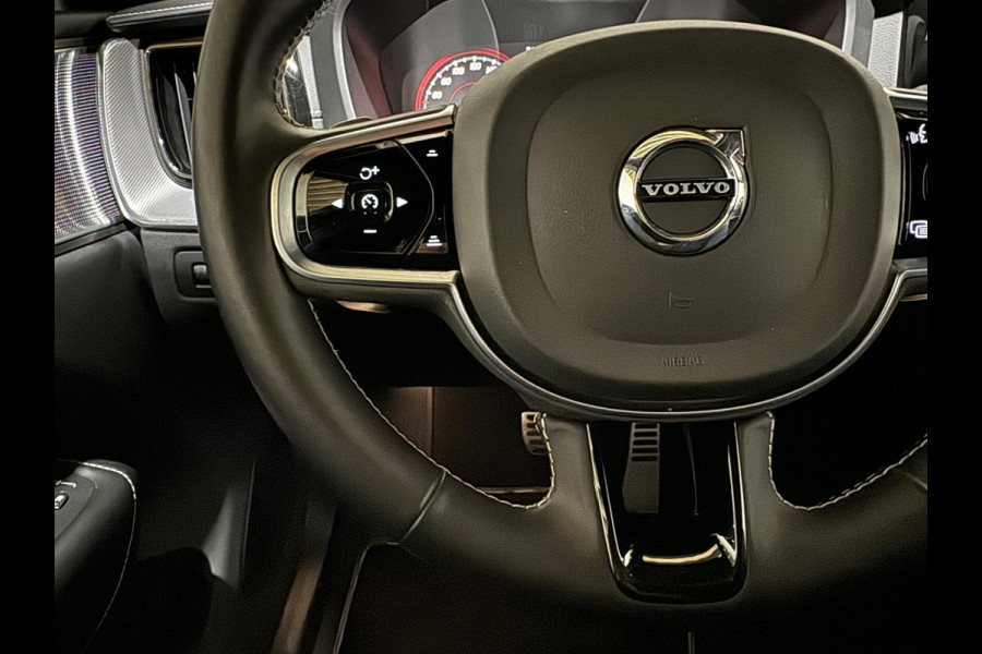 Volvo XC60 2.0 T8 AWD Polestar Engineered H/K Pano HUD ACC Trekh.