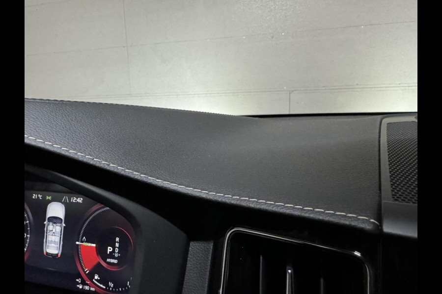 Volvo XC60 2.0 T8 AWD Polestar Engineered H/K Pano HUD ACC Trekh.