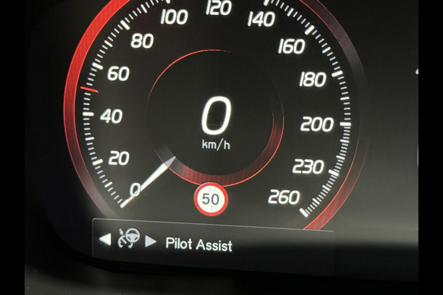 Volvo XC60 2.0 T8 AWD Polestar Engineered H/K Pano HUD ACC Trekh.