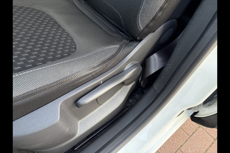 Renault Captur 0.9 TCe Intens KEYLESS/CARPLAY/NAVI/DAB/CLIMA/CRUISE/PDC/17INCH