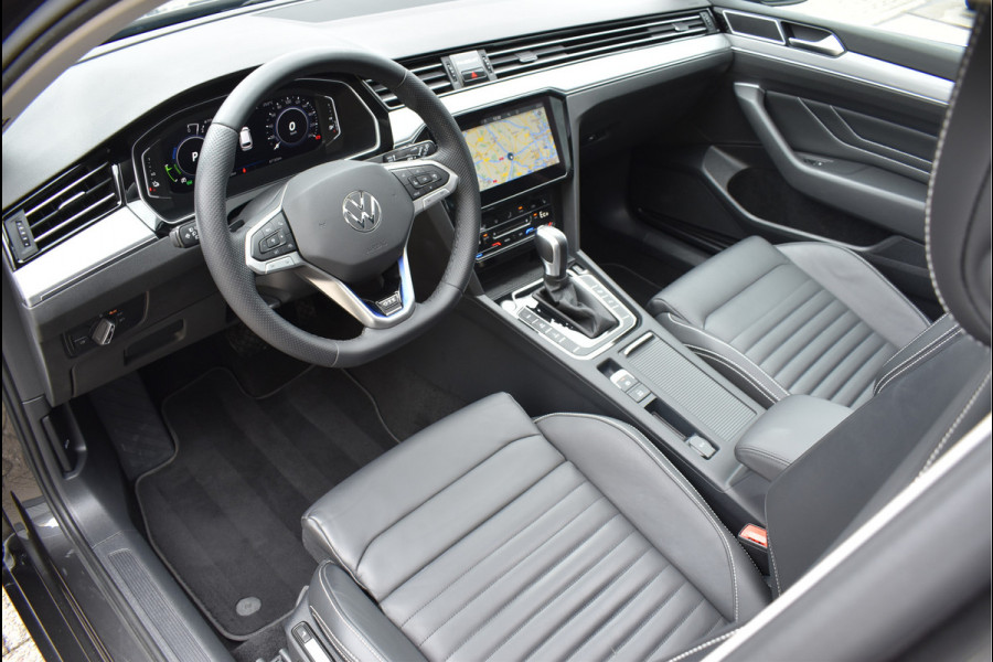 Volkswagen Passat Variant 1.4 TSI PHEV GTE 218 Pk Pano IQ Lights ACC Vol Lederen Sportstoelen 18 Inch