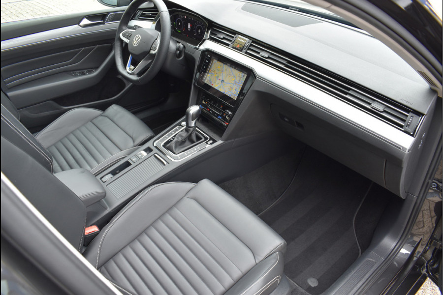 Volkswagen Passat Variant 1.4 TSI PHEV GTE 218 Pk Pano IQ Lights ACC Vol Lederen Sportstoelen 18 Inch