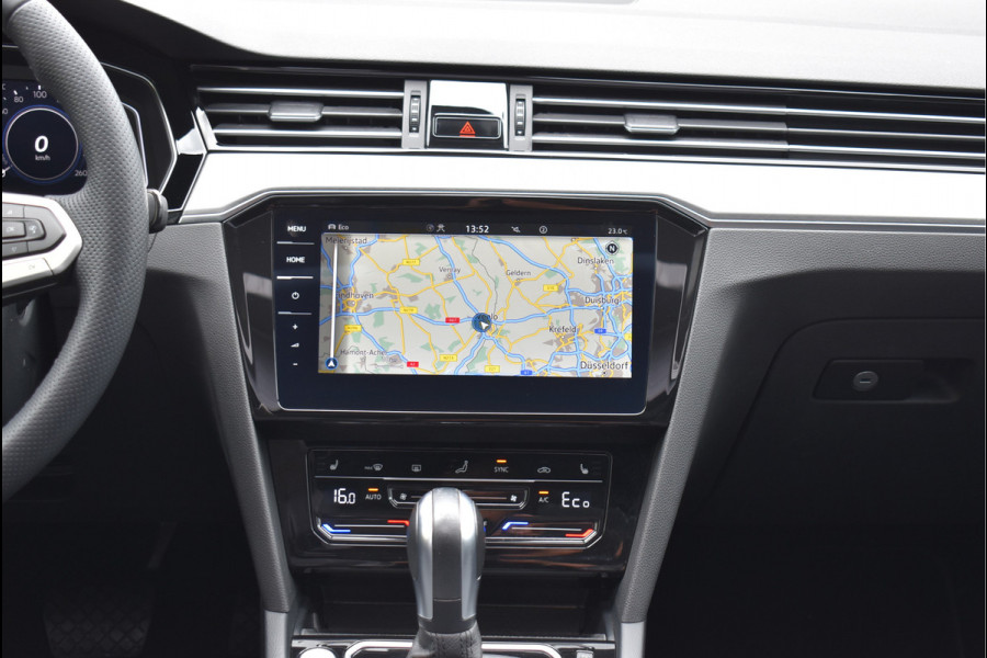 Volkswagen Passat Variant 1.4 TSI PHEV GTE 218 Pk Pano IQ Lights ACC Vol Lederen Sportstoelen 18 Inch