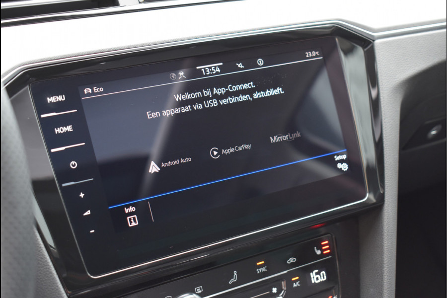 Volkswagen Passat Variant 1.4 TSI PHEV GTE 218 Pk Pano IQ Lights ACC Vol Lederen Sportstoelen 18 Inch