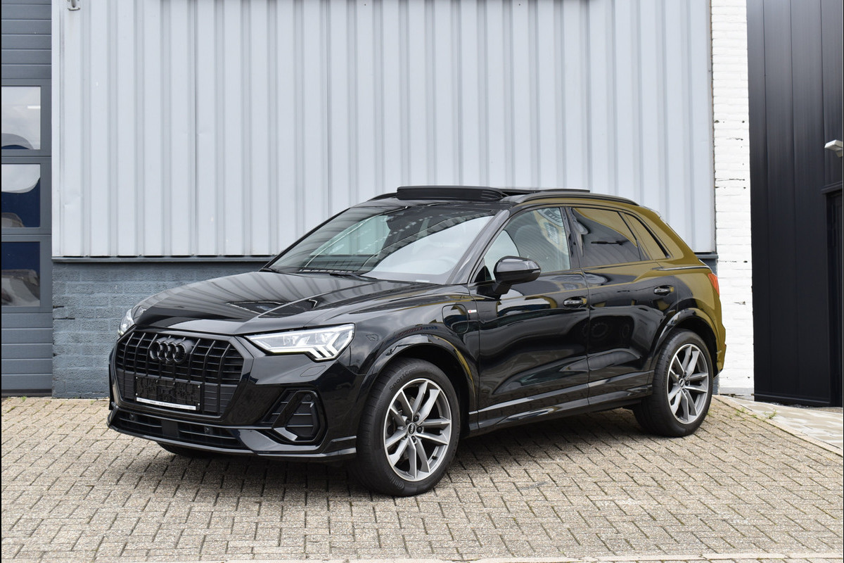 Audi Q3 45 TFSI e 245 Pk S-Line Black Ed Pano Memory Leder Matrix ACC Keyless Sfeer Trekhaak 19 Inch Audi Q3 45 TFSI e 245 Pk S-Line Black Ed Pano Memory Leder Matrix ACC Keyless Sfeer Trekhaak 19 Inch