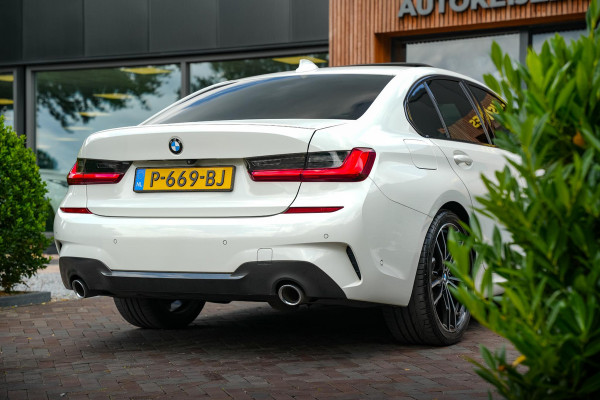 BMW 3-serie 320d High Executive Schuifdak ACC Harman Kardon Camera Leer M Pakket