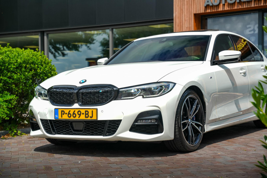BMW 3-serie 320d High Executive Schuifdak ACC Harman Kardon Camera Leer M Pakket