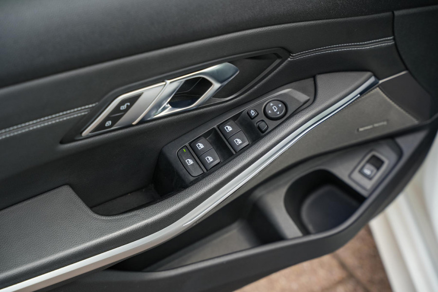 BMW 3-serie 320d High Executive Schuifdak ACC Harman Kardon Camera Leer M Pakket