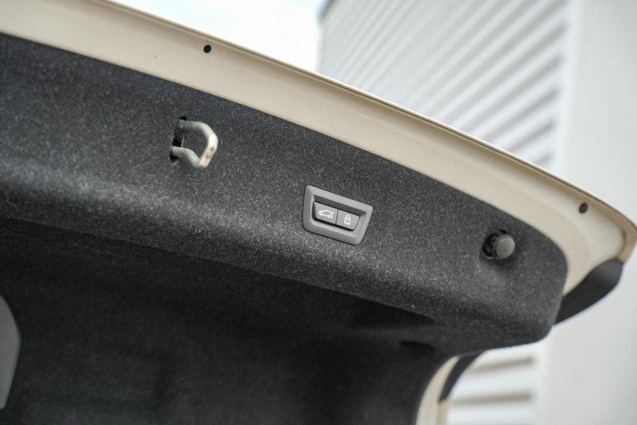 BMW 3-serie 320d High Executive Schuifdak ACC Harman Kardon Camera Leer M Pakket