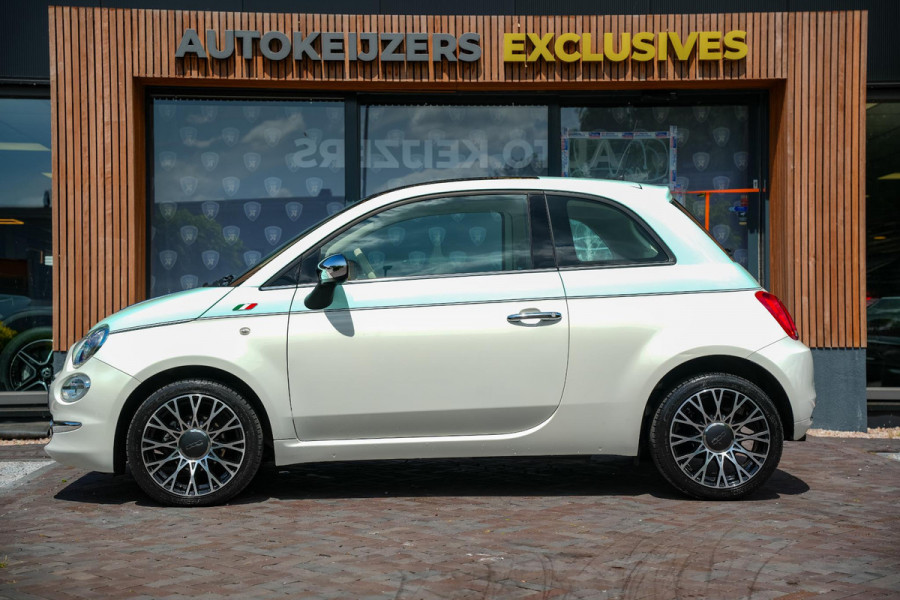 Fiat 500 0.9 TwinAir Turbo Collezione Panoramadak Airco Cruise Uconnect 16”LM Two Tone