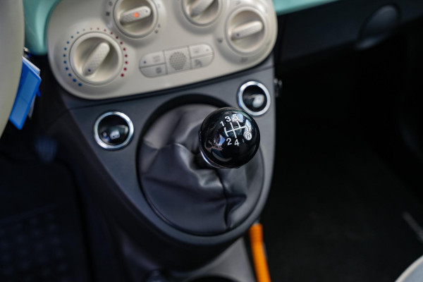 Fiat 500 0.9 TwinAir Turbo Collezione Panoramadak Airco Cruise Uconnect 16”LM Two Tone
