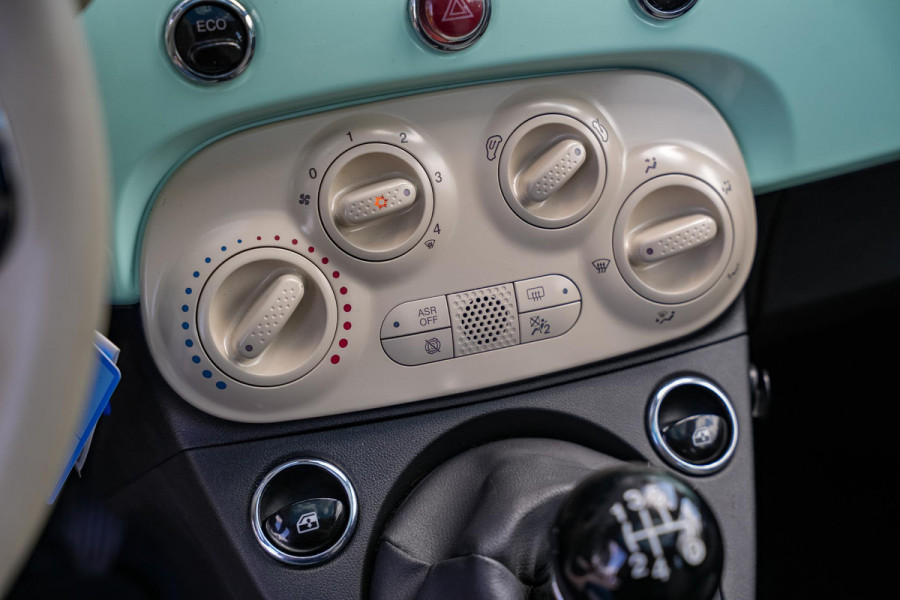 Fiat 500 0.9 TwinAir Turbo Collezione Panoramadak Airco Cruise Uconnect 16”LM Two Tone