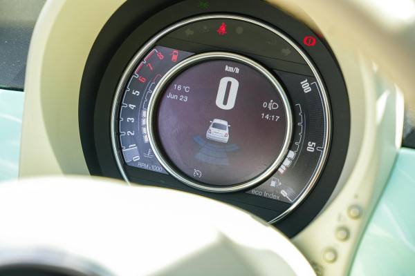 Fiat 500 0.9 TwinAir Turbo Collezione Panoramadak Airco Cruise Uconnect 16”LM Two Tone