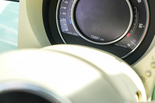 Fiat 500 0.9 TwinAir Turbo Collezione Panoramadak Airco Cruise Uconnect 16”LM Two Tone