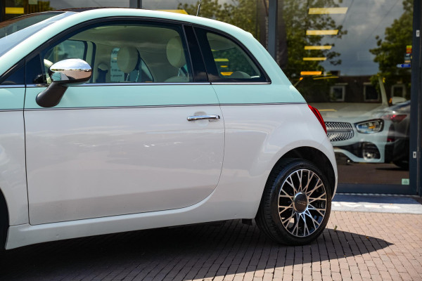 Fiat 500 0.9 TwinAir Turbo Collezione Panoramadak Airco Cruise Uconnect 16”LM Two Tone