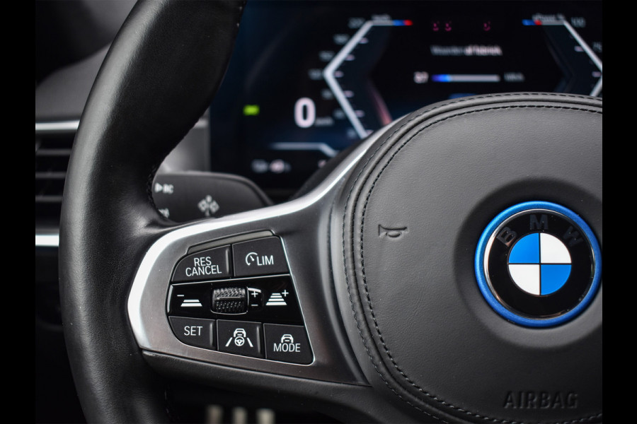 BMW i4 eDrive35 70 kWh | M-SEATS | SHADOW LINE | CAMERA | MEMORY SEATS | HARMAN/KARDON | BLIS | TREKHAAK
