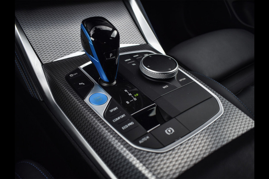 BMW i4 eDrive35 70 kWh | M-SEATS | SHADOW LINE | CAMERA | MEMORY SEATS | HARMAN/KARDON | BLIS | TREKHAAK