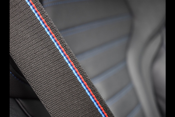 BMW i4 eDrive35 70 kWh | M-SEATS | SHADOW LINE | CAMERA | MEMORY SEATS | HARMAN/KARDON | BLIS | TREKHAAK