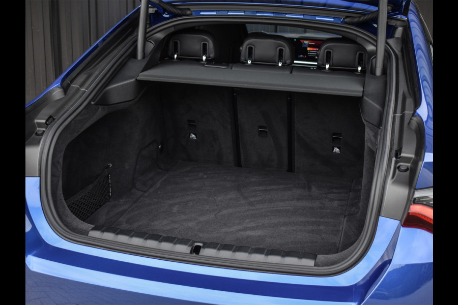 BMW i4 eDrive35 70 kWh | M-SEATS | SHADOW LINE | CAMERA | MEMORY SEATS | HARMAN/KARDON | BLIS | TREKHAAK
