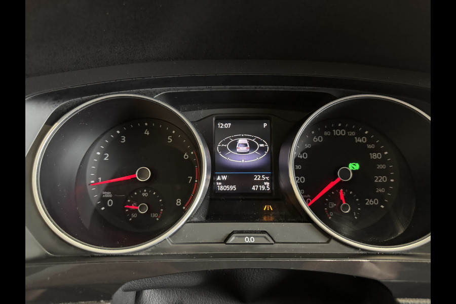 Volkswagen Tiguan Allspace 1.5 TSI Comfortline Business 7p. AUTOMAAT | NAVIGATIE | LEER |