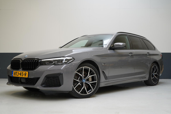 BMW 5 Serie Touring 530e Business Edition Plus | Trekhaak | Sportstoelen | Navigatie | Achteruitrijcamera