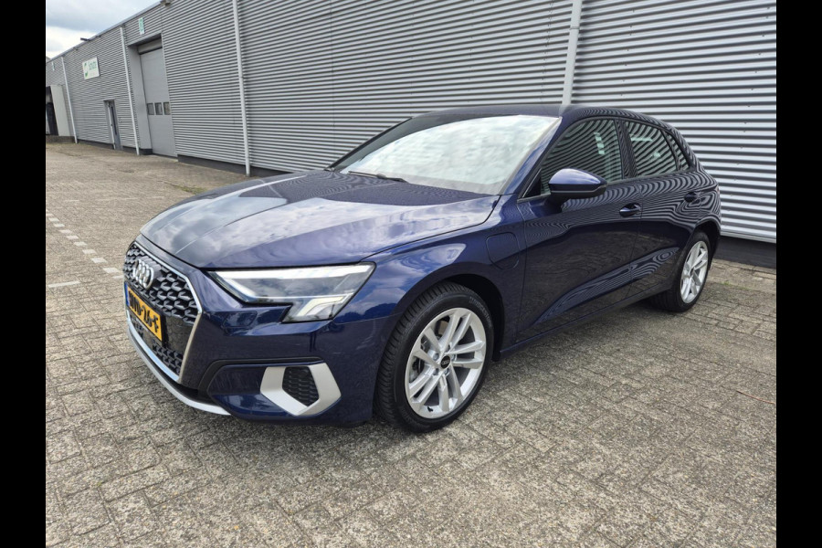 Audi A3 Sportback 40 TFSI e Advanced edition ,Vitueeldashbord,navigatie/camera.