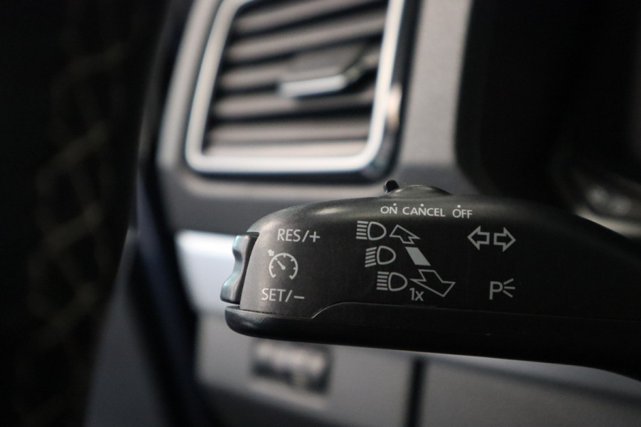 Volkswagen Amarok 3.0 TDI 4Motion DC Aventura 259pk Navigatie Stoelverwarming vol leer interieur trekhaak afdekbak 20LMV