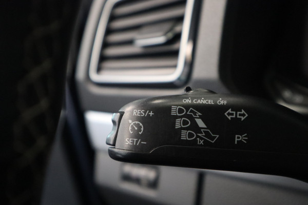 Volkswagen Amarok 3.0 TDI 4Motion DC Aventura 259pk Navigatie Stoelverwarming vol leer interieur trekhaak afdekbak 20LMV