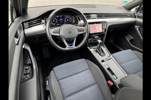 Volkswagen Passat Variant 1.4 TSI PHEV GTE * Sideassistent * Camera * Trekhaak *