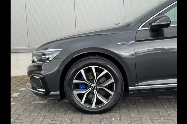 Volkswagen Passat Variant 1.4 TSI PHEV GTE * Sideassistent * Camera * Trekhaak *