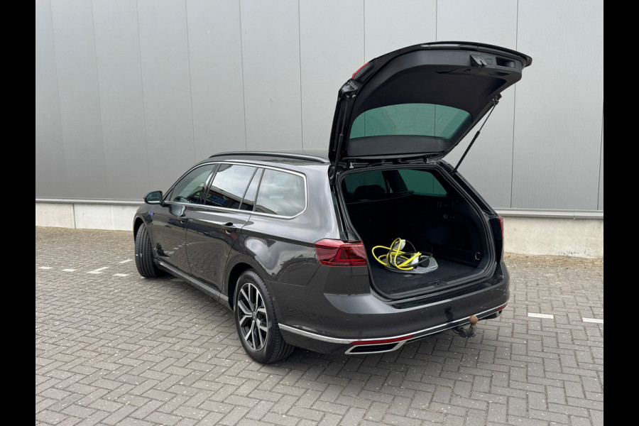 Volkswagen Passat Variant 1.4 TSI PHEV GTE * Sideassistent * Camera * Trekhaak *