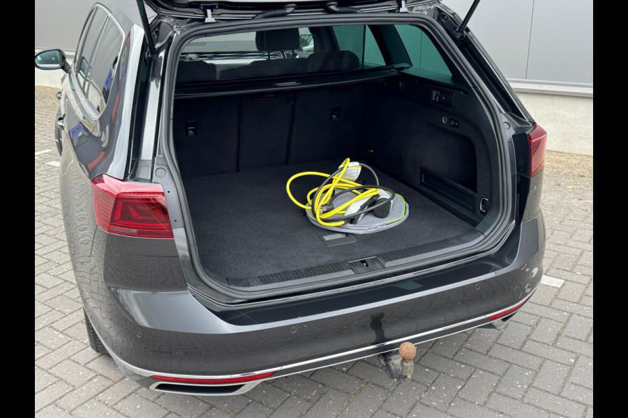 Volkswagen Passat Variant 1.4 TSI PHEV GTE * Sideassistent * Camera * Trekhaak *