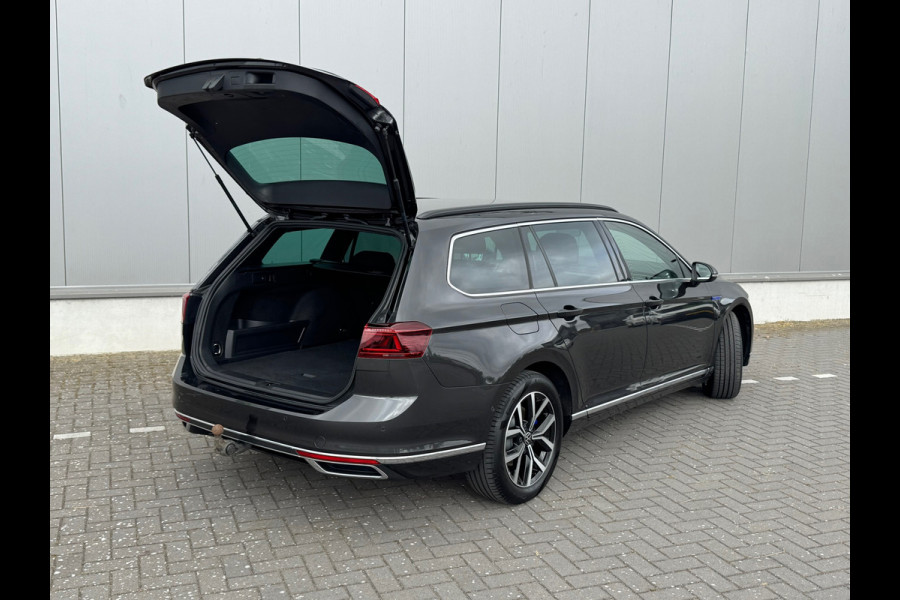 Volkswagen Passat Variant 1.4 TSI PHEV GTE * Sideassistent * Camera * Trekhaak *
