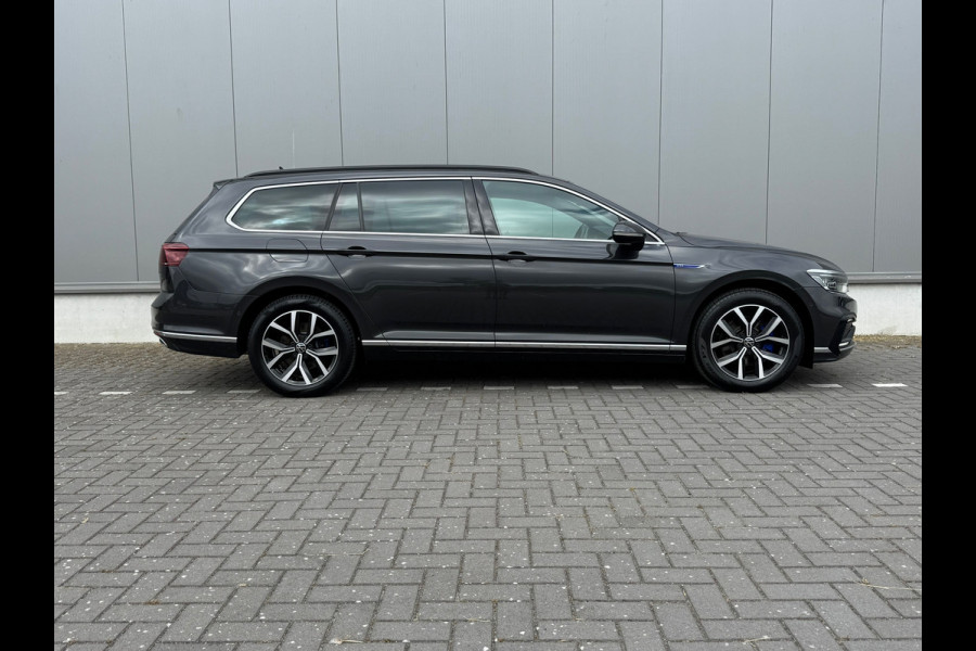 Volkswagen Passat Variant 1.4 TSI PHEV GTE * Sideassistent * Camera * Trekhaak *