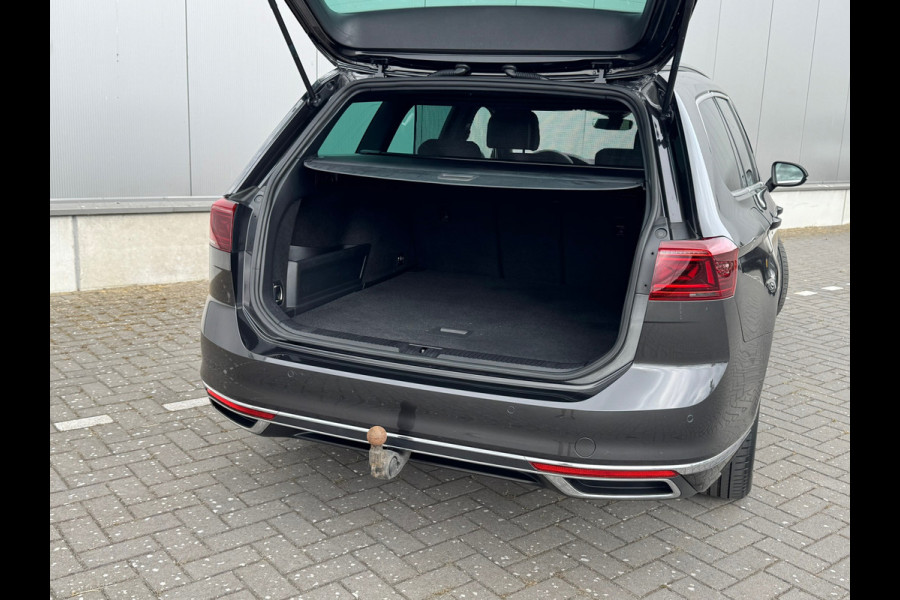 Volkswagen Passat Variant 1.4 TSI PHEV GTE * Sideassistent * Camera * Trekhaak *
