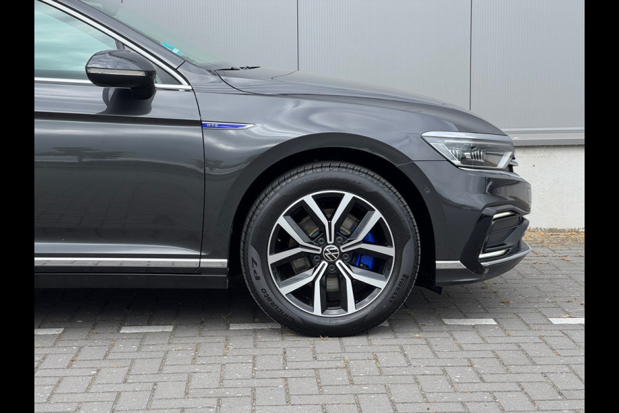 Volkswagen Passat Variant 1.4 TSI PHEV GTE * Sideassistent * Camera * Trekhaak *