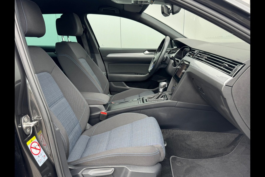 Volkswagen Passat Variant 1.4 TSI PHEV GTE * Sideassistent * Camera * Trekhaak *