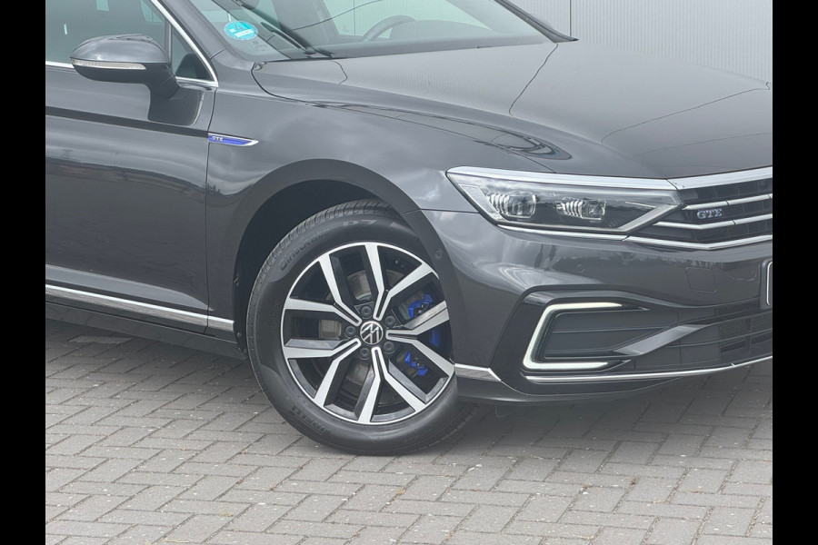 Volkswagen Passat Variant 1.4 TSI PHEV GTE * Sideassistent * Camera * Trekhaak *