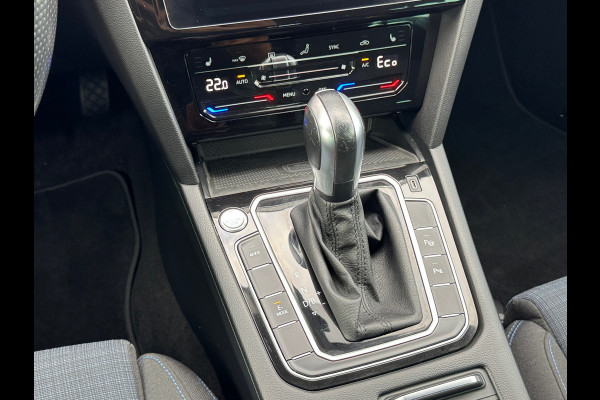 Volkswagen Passat Variant 1.4 TSI PHEV GTE * Sideassistent * Camera * Trekhaak *